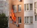 Byt v Bratislave zachvátil požiar, evakuovali 14 ľudí