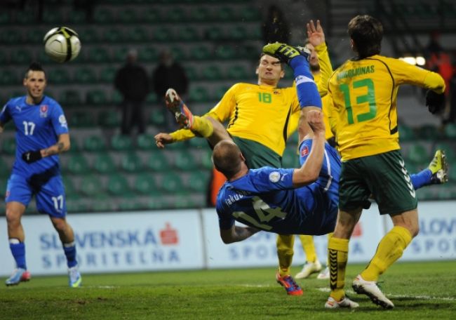 Futbalisti remizovali s Litvou, kvalifikácia nie je stratená