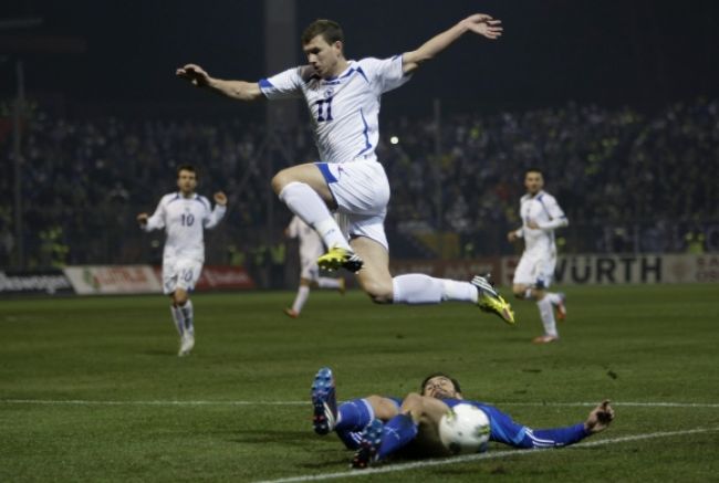 Futbalisti Bosny zdolali Grécko, vedú G-skupinu