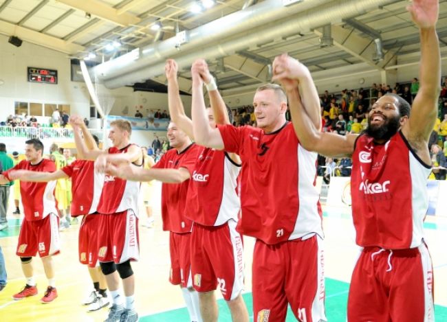 Basketbalisti Komárna nastúpia v play-off z výhodnej pozície