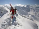 Tatry stále sužujú lavíny, trvá ohrozenie tretieho stupňa