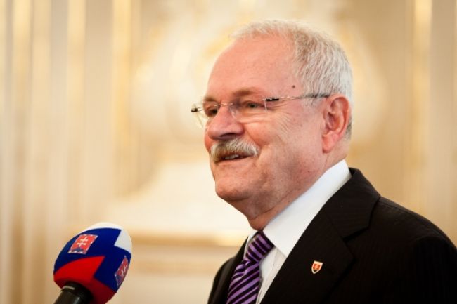 Prezident Gašparovič podpísal väčšie práva pre prokurátorov