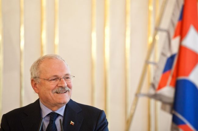 Gašparovič pozval prezidentku Kosova, ale bez vlajok