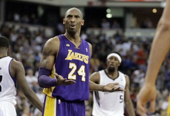 Video: Rekordér Kobe Bryant prekonal Chamberlaina