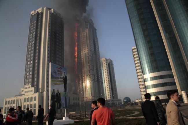 V Čečensku horel mrakodrap, kde býva aj Gérard Depardieu