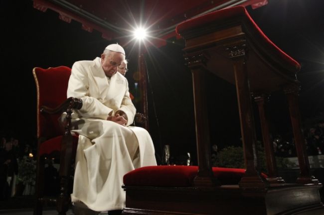 Pápež vyzýva ľudí na pomoc obetiam ničivých dažďov