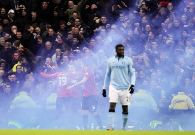 V Anglicku bude bitka o Manchester, United hrajú so City