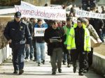 Rómovia idú protestovať proti strelcovi z Hurbanova