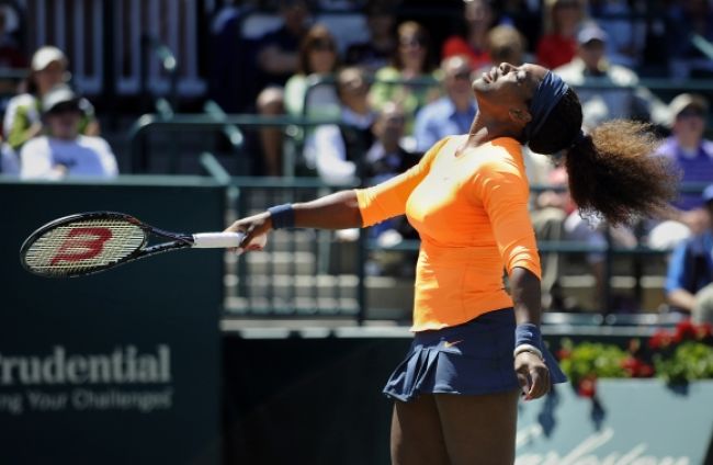 Serena vyhrala v Charlestone atraktívny súboj sestier