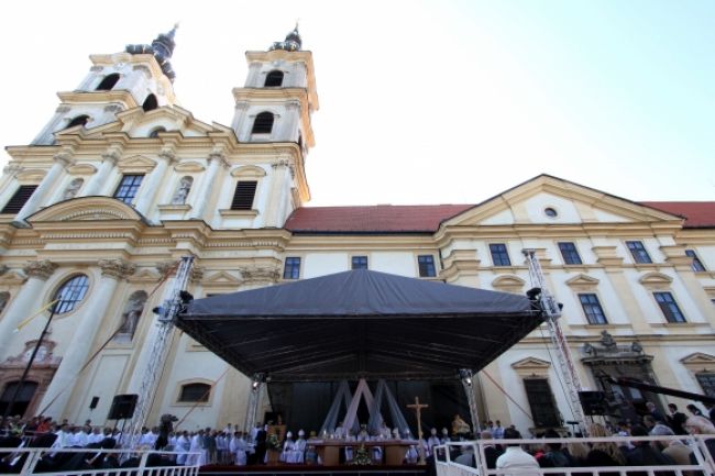 Cirkev si v Šaštíne pripomenie búranie kláštorov komunistami