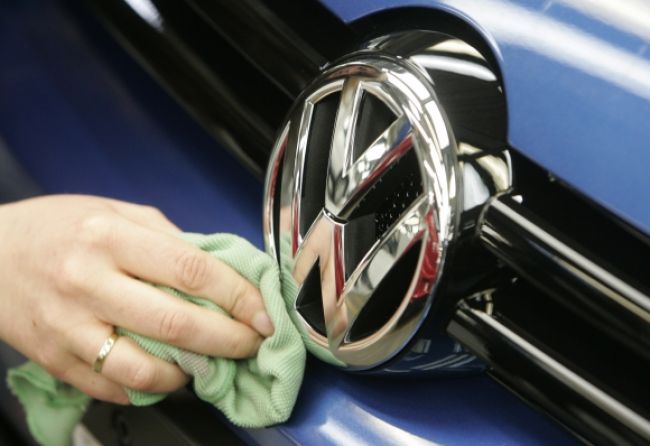 Volkswagen predal menej áut, klesol dopyt v USA a Európe