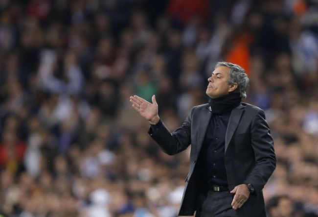 Mourinho si želá vypadnutie Barcelony, fandí Parížu