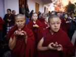 Mnísi, ktorí sa upaľujú, nie sú podľa dalajlámu šialenci