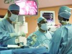 Egyptská armáda nariadila lekárom operovať bez anestézy