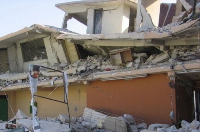 Irán zasiahlo ničivé zemetrasenie, obete hlásia aj susedia