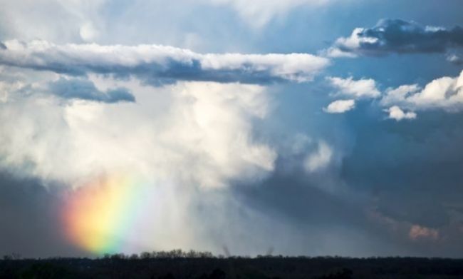 V stredu hlásia 21 stupňov, východu hrozia povodne