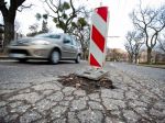 Vláda schválila mestám osem miliónov eur na opravu ciest