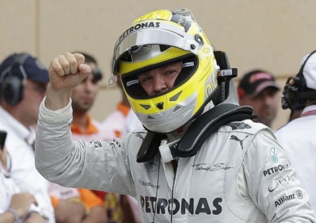 Kvalifikáciu v púštnom Bahrajne vyhral Rosberg