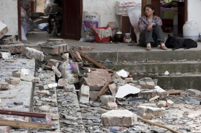 Počet obetí po zemetrasení v Číne pribúda, sú ich desiatky