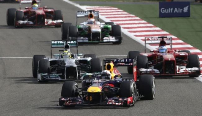 Veľkú cenu v bahrajnskej púšti ovládol Sebastian Vettel