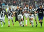 Juventus vyhral derby, AC Miláno a AS si zastrieľali