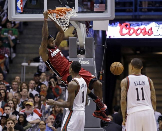 Miami a San Antonio postúpili v NBA do 2. kola play-off