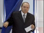 Alžírsky prezident sa zotavuje z mozgovej príhody