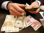 Euro oslabilo voči doláru, kvôli medziročnej inflácii