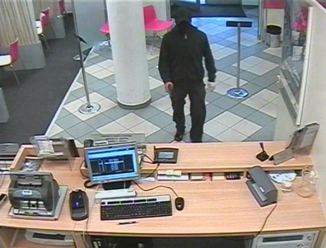 Ozbrojený muž prepadol banku v Bratislave