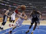 Memphis má v NBA mečbal, ovládol podkošový revír