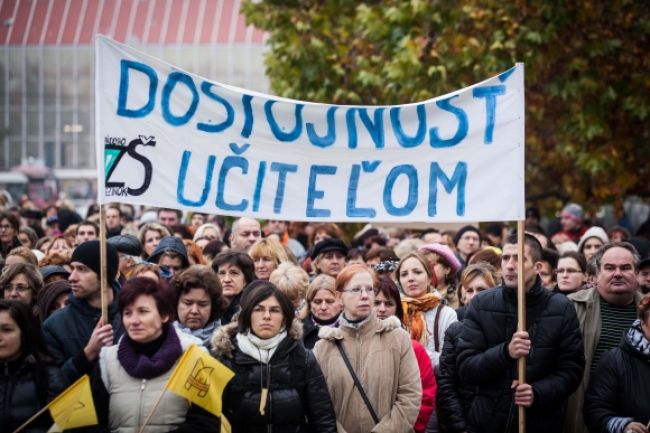 Učitelia sa chystajú pred NR SR zabojovať za lepšie školstvo