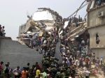 Počet obetí zrútenej budovy v Bangladéši sa blíži k 600