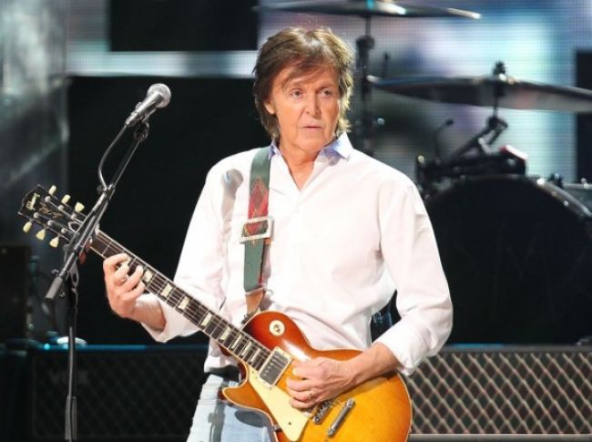 Paul McCartney začal turné aj piesňami The Beatles