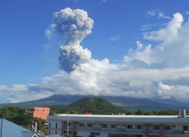 Filipínska sopka Mayon ožila, zabila piatich horolezcov