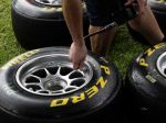 Tímy F1 trápia pneumatiky, Pirelli zatiaľ bezradné