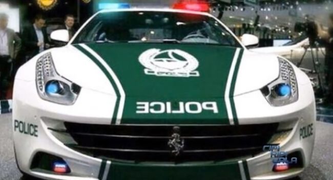 Video: Luxusné policajné autá v Dubaji
