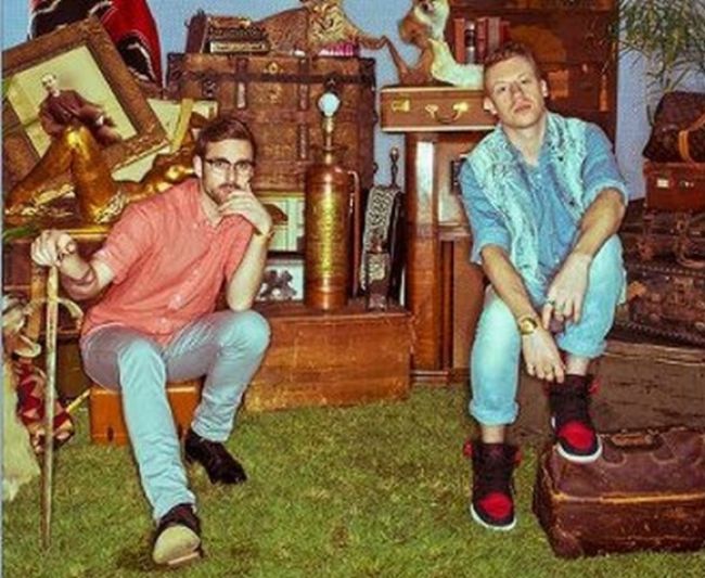 Macklemore a Ryan Lewis sa držia na čele singlového rebríčka