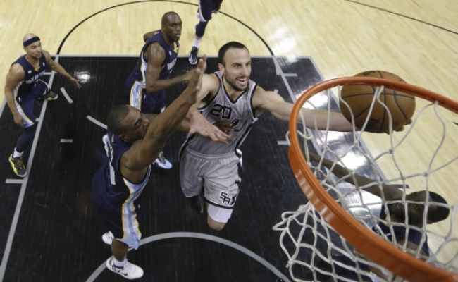 Video: San Antonio deklasovalo Memphis vo finále konferencie