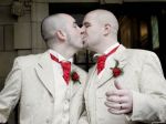 Homosexuálne manželstvá schválili už aj poslanci v Anglicku