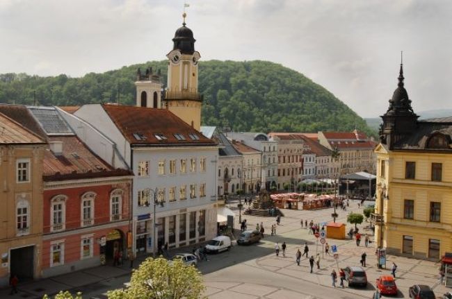 Cesty v srdci Banskej Bystrice opravujú za státisíce