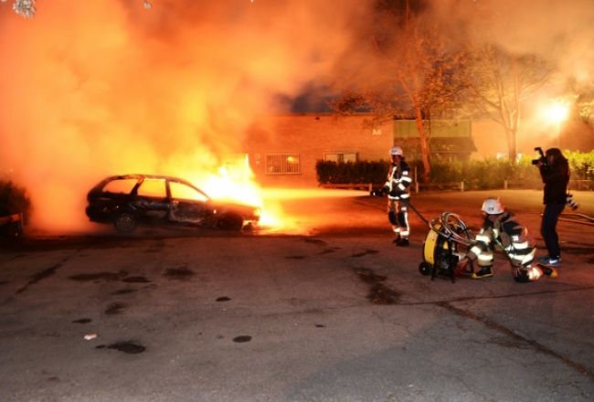 V Štokholme horeli školy, polícia opäť zatýkala vandalov