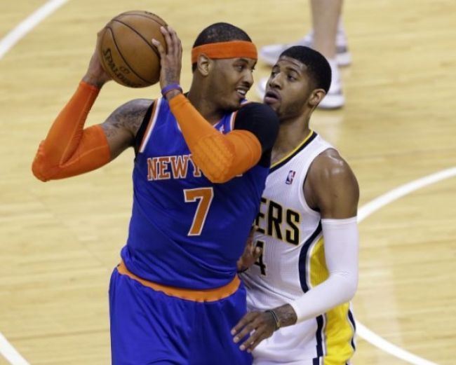 Carmelo Anthony hral počas play-off NBA s trhlinkou v ramene