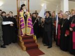 Arcibiskupa Bartolomeja I. privítali veriaci pecňom chleba