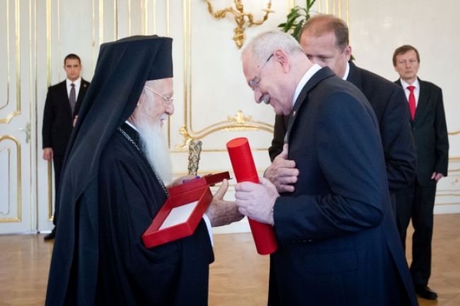 Prezident udelil arcibiskupovi Bartolomejovi I. vyznamenanie
