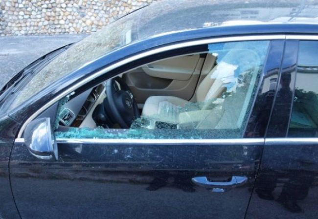 Zlodeji vykradli šesť áut v bratislavských uliciach