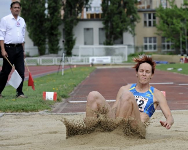 Diaľkarka Jana Velďáková zvíťazila na mítingu v Aténach