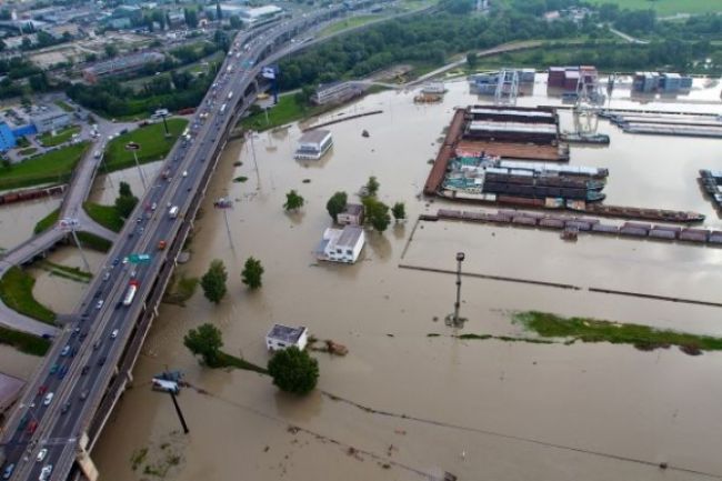 Povodne očami klimatológa: Faktory, ktoré ich spôsobili