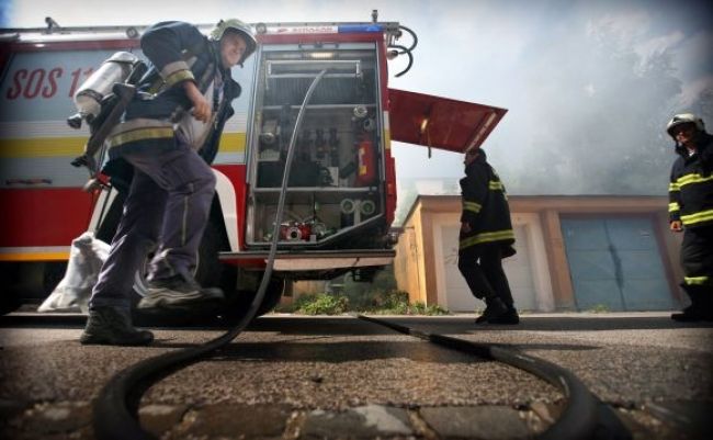 V Košiciach horel dom, hasiči zasahovali aj pri nehode