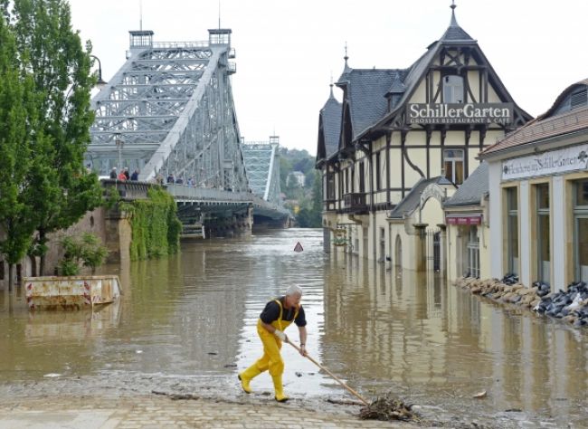 Rieka Labe straší severné Nemecko, škody budú obrovské