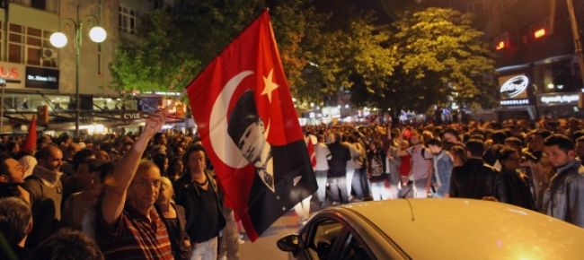 Mohutné protesty neutíchajú, tisícky Turkov vyšli do ulíc